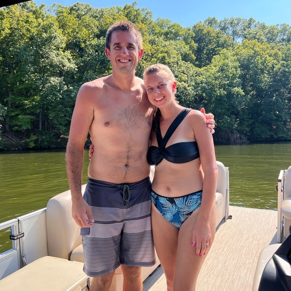 Black swimsuit top - Picture 4 of 5